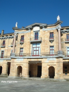 Palacio en zona noble de Universidad Laboral de Gijón
